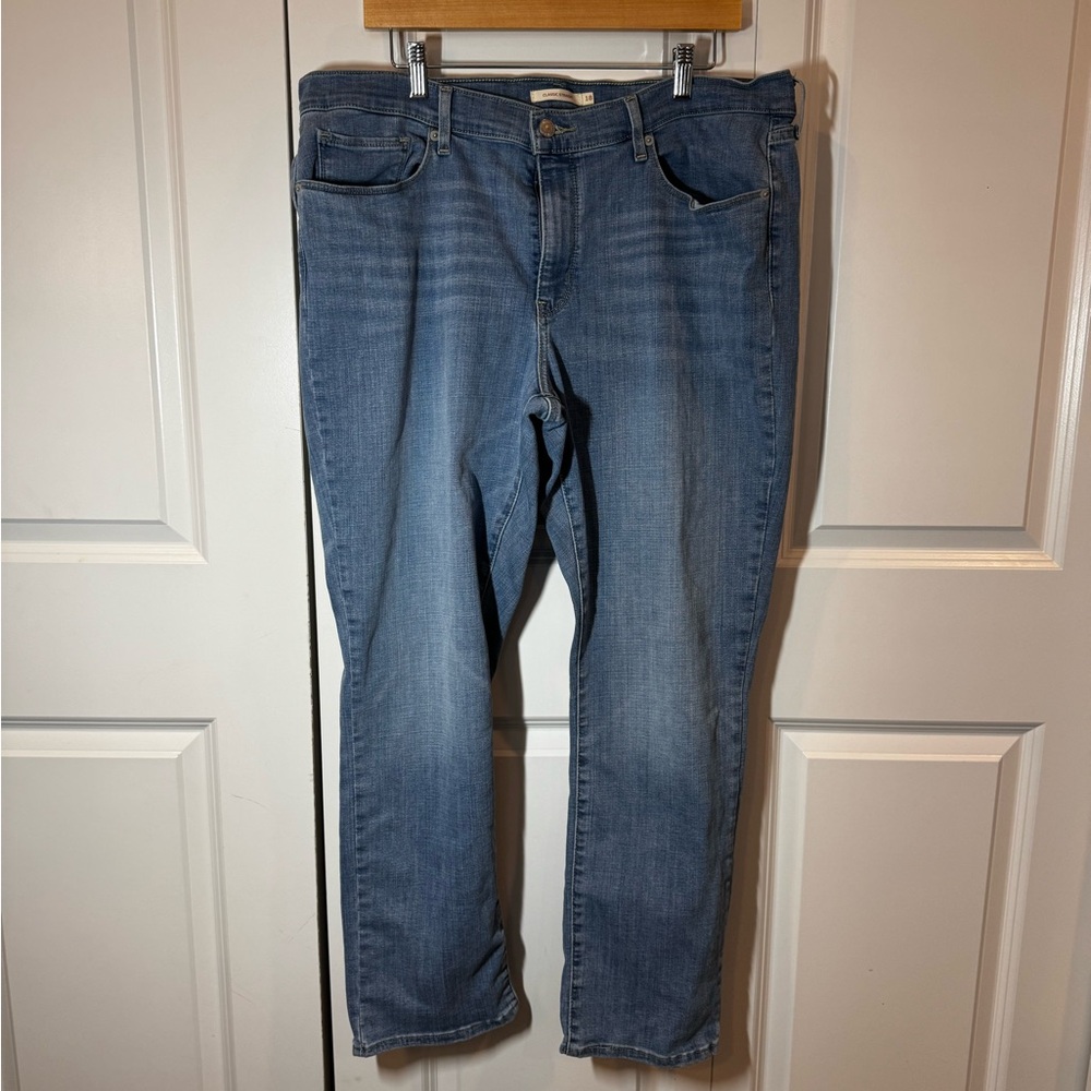 Levi’s Women’s Size 18x27 Straight Leg Jeans